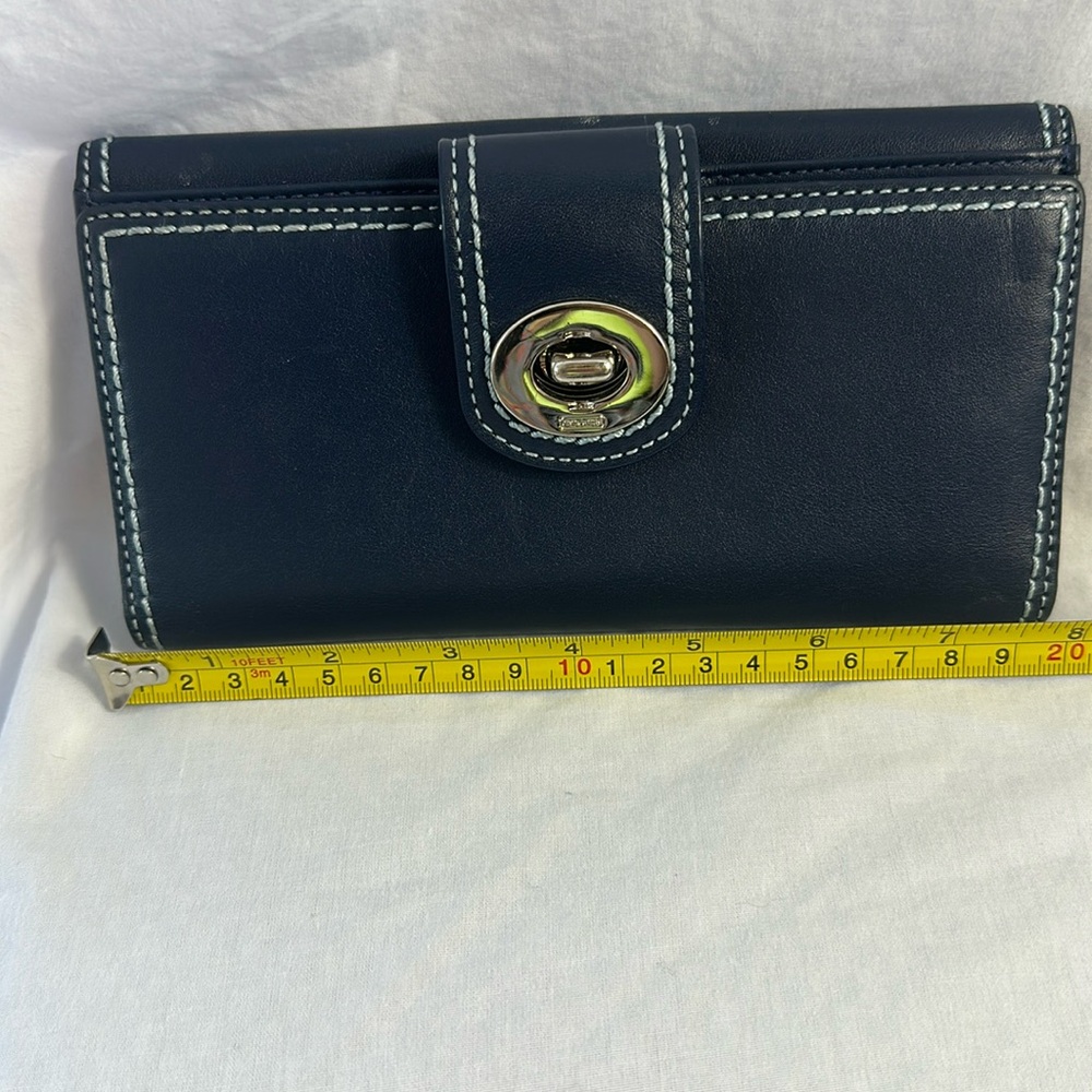 COACH NAVY BLUE Leather Turn-lock Wallet